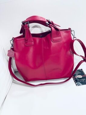 Women’s Pink Leather Tote Bag with Detachable Strap and magnetic snap closure